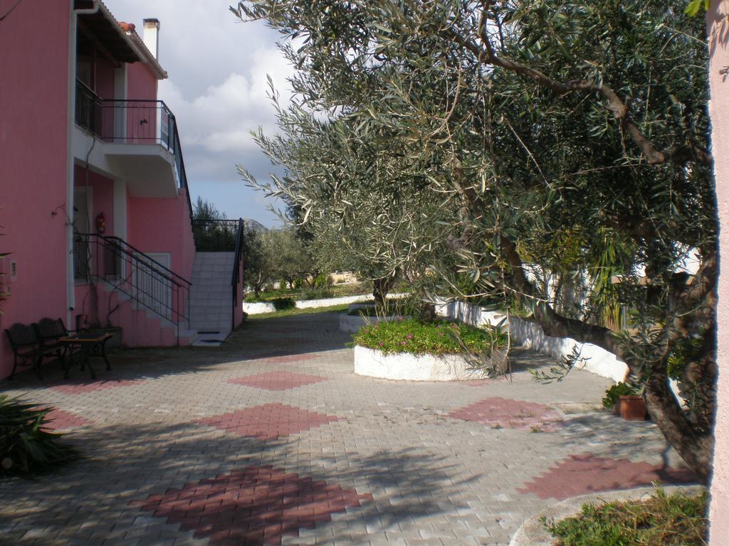 Elpida Studio Trapezaki  Luaran gambar